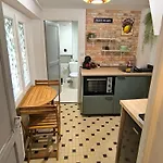 Maison De La Liberte - Petite Maison A 4 Etages Holiday home *