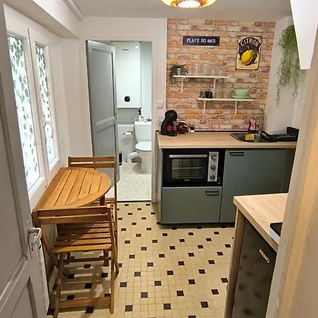 Maison De La Liberte - Petite Maison A 4 Etages Nyaraló *